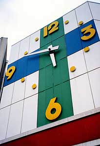 1995年2月 高速長田駅前 地震から止まったままの時計