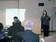 第18回神戸を忘れない〜昨日の被災地から明日の被災地へ〜上映・青池憲司、「震災体験を発信する」室崎益輝さん(消防研究所理事長)、「10年目の新たな展開」 黒田福美さん(東京都世田谷区・梅ヶ丘 2005年1月29日)