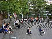 帰宅困難者対応訓練(東京都千代田区日比谷公園〜埼玉県川口市 2009年9月26日)