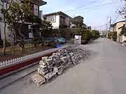 東北地方太平洋沖地震による液状化現象の被害の様子(千葉県浦安市 2011年3月20日)