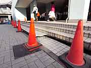 東北地方太平洋沖地震による液状化現象の被害の様子(千葉県浦安市 2011年3月20日)