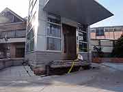 東北地方太平洋沖地震による液状化現象の被害の様子(千葉県浦安市 2011年3月20日)