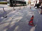 東北地方太平洋沖地震による液状化現象の被害の様子(千葉県浦安市 2011年3月20日)