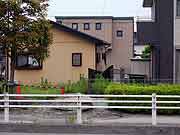 3ヵ月弱が経過した液状化現象被災地の様子(千葉県浦安市高洲地区2011年6月1日)