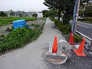 3ヵ月弱が経過した液状化現象被災地の様子(千葉県浦安市明海地区2011年6月1日)