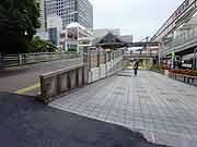 3ヵ月弱が経過した液状化現象被災地の様子(千葉県浦安市新浦安駅周辺2011年6月1日)