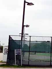 3ヵ月弱が経過した液状化現象被災地の様子(千葉県浦安市入船地区 2011年6月9日)