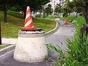 3ヵ月弱が経過した液状化現象被災地の様子(千葉県浦安市入船地区 2011年6月9日)