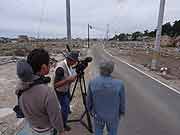 石巻･青池組によるドキュメンタリー映画の撮影風景 (宮城県石巻市・南浜町/門脇地区 2011年7月22日)