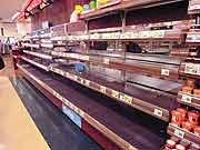 スーパーマーケットでは品不足(埼玉県朝霞市 2011年3月15日)