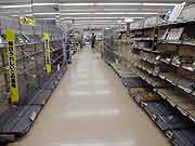 スーパーマーケットでは品不足(埼玉県朝霞市 2011年3月15日)