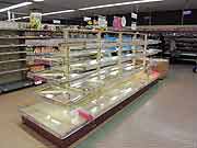 スーパーマーケットでは品不足(埼玉県朝霞市 2011年3月15日)