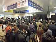 運休の東武東上線志木駅の様子(埼玉県新座市 2011年3月15日)