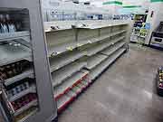 スーパーマーケットでは品不足(埼玉県志木市 2011年3月15日)
