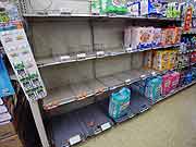 スーパーマーケットでは品不足(埼玉県志木市 2011年3月15日)