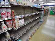スーパーマーケットでは品不足(埼玉県志木市 2011年3月15日)