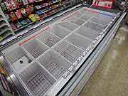 スーパーマーケットでは品不足(埼玉県志木市 2011年3月15日)