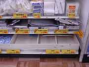 スーパーマーケットでは品不足(埼玉県志木市 2011年3月18日)