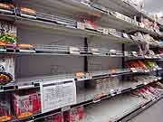 スーパーマーケットでは品不足(埼玉県志木市 2011年3月18日)