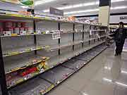 スーパーマーケットでは品不足(埼玉県志木市 2011年3月18日)