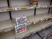 スーパーマーケットでは品不足(埼玉県志木市 2011年3月18日)