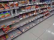 スーパーマーケットでは品不足(埼玉県志木市 2011年3月18日)