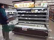 スーパーマーケットでは品不足(埼玉県志木市 2011年3月18日)