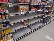 スーパーマーケットでは品不足(埼玉県志木市 2011年3月18日)