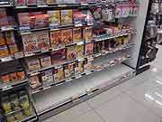 スーパーマーケットでは品不足(埼玉県志木市 2011年3月18日)