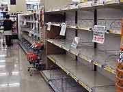 スーパーマーケットでは品不足(埼玉県志木市 2011年3月18日)