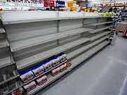 スーパーマーケットでは品不足(埼玉県志木市 2011年3月24日)
