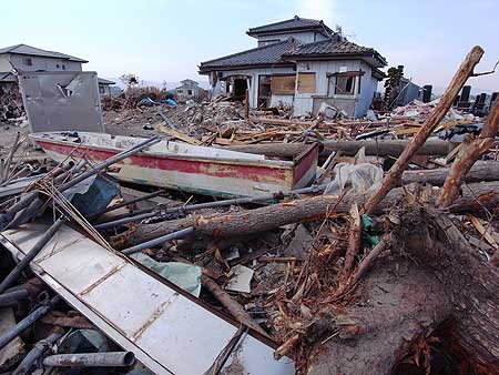 宮城県亘理町内の様子(宮城県亘理町 2011年4月15日)