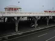 北海道南西沖地震被災地 北海道奥尻町・青苗漁港の避難用の高台「望海橋人工地盤」2005年8月)