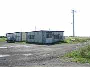 北海道南西沖地震被災地 北海道奥尻町・奥尻島 仮設住宅の建物 2005年8月)