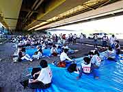 帰宅困難者対応訓練/荒川・千住新橋エイドステーション(東京都足立区 2010年9月25日)