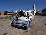 シャンティ国際ボランティア会（SVA）の「いわてを走る移動図書館プロジェクト」の活動(岩手県陸前高田市 2011年7月17日)