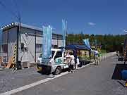 シャンティ国際ボランティア会（SVA）の「いわてを走る移動図書館プロジェクト」の活動(岩手県陸前高田市 2011年7月17日)