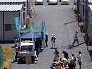 シャンティ国際ボランティア会（SVA）の「いわてを走る移動図書館プロジェクト」の活動(岩手県陸前高田市 2011年7月17日)