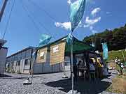 シャンティ国際ボランティア会（SVA）の「いわてを走る移動図書館プロジェクト」の活動(岩手県陸前高田市 2011年7月17日)