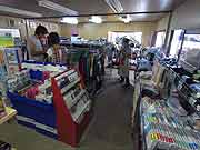 イオンスーパーセンターモビリア出張販売所（オートキャンプ場モビリア内 陸前高田市小友町獺沢仮設団地隣接仮設店舗）(岩手県陸前高田市 2011年7月17日)