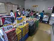 イオンスーパーセンターモビリア出張販売所（オートキャンプ場モビリア内 陸前高田市小友町獺沢仮設団地隣接仮設店舗）(岩手県陸前高田市 2011年7月17日)