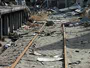 東日本大震災 津波被災地 JR東日本仙石線 野蒜駅(宮城県東松島市 2011年4月17日)