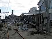 東日本大震災 津波被災地 JR東日本仙石線 野蒜駅(宮城県東松島市 2011年4月17日)