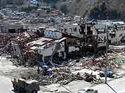 東日本大震災 津波被災地(宮城県女川町 2011年4月17日)