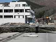 東日本大震災 津波被災地(宮城県女川町 2011年4月17日)