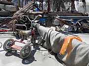 東日本大震災 津波被災地(宮城県女川町 2011年4月17日)