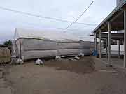 門脇中学校避難所の周辺の様子 (宮城県石巻市・門脇中学校 2011年7月20日)