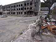 被災した門脇小学校 (宮城県石巻市・門脇小学校 2011年7月21日)