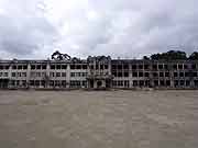 被災した門脇小学校 (宮城県石巻市・門脇小学校 2011年7月21日)