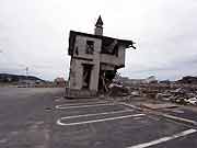 津波と火災に襲われ壊滅した門脇町4・5丁目の様子 (宮城県石巻市・門脇町4・5丁目 2011年7月22日)